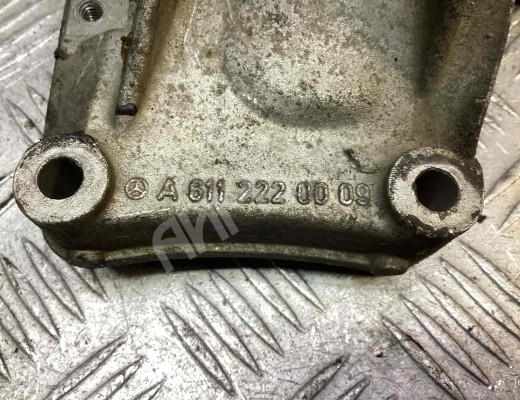 Кронштейн полуоси Mercedes Vito I (W638) 1996-2003  Mercedes Vito Vito I (W638) 1996-2003