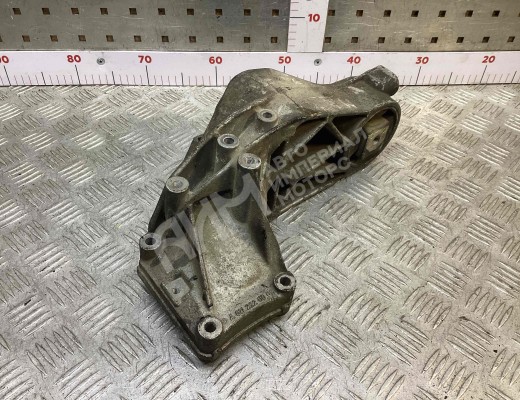 Кронштейн полуоси Mercedes Vito I (W638) 1996-2003  Mercedes Vito Vito I (W638) 1996-2003