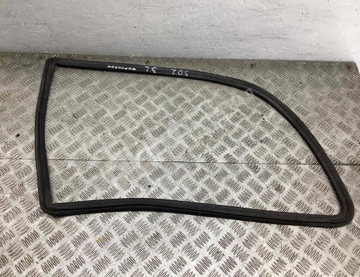 Уплотнитель  Volkswagen Sharan I (7M) 2003-2010 2-й рестайлинг