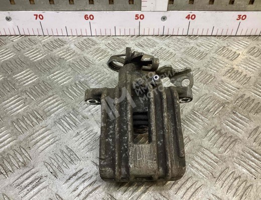 Суппорт задний правый Volkswagen Passat B5+ (3B) 2000-2005 рестайлинг  Volkswagen Passat Passat B5+ (3B) 2000-2005 рестайлинг