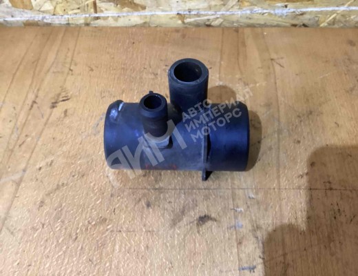 Фланец (тройник) системы охлаждения Mercedes Vario (W670) 1996-2013  Mercedes Vario Vario (W670) 1996-2013