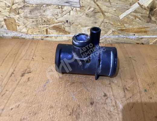 Фланец (тройник) системы охлаждения Mercedes Vario (W670) 1996-2013  Mercedes Vario Vario (W670) 1996-2013