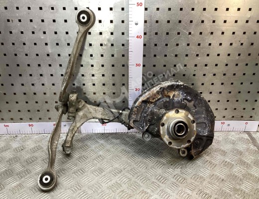 Кулак поворотный правый  Audi A4 A4 B6 (8EC, 8E5) 2000-2006