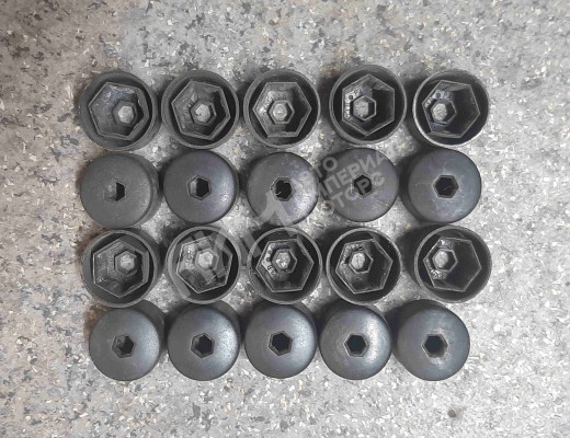Колпачок гайки колесной Volkswagen Passat B5 (3B) 1996-2000  Volkswagen Passat Passat B5 (3B) 1996-2000