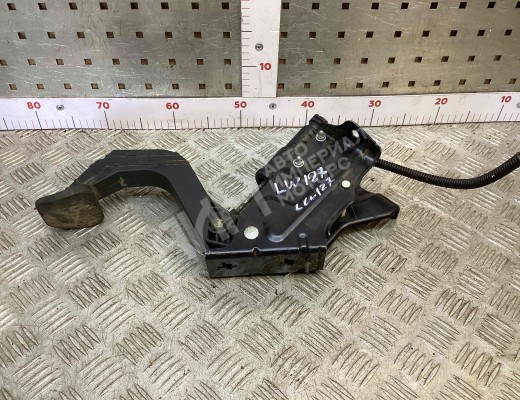 Педаль сцепления Mercedes Sprinter II (W906) 2013-2018 рестайлинг  Mercedes Sprinter Sprinter II (W906) 2013-2018 рестайлинг