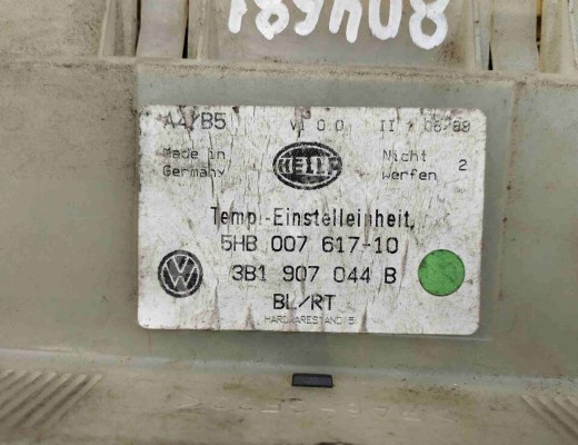 Блок управления печки/климат-контроля Volkswagen Passat B5 (3B) 1996-2000  Volkswagen Passat Passat B5 (3B) 1996-2000
