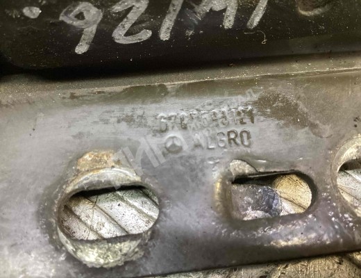 Петля капота правая Mercedes Vario (W670) 1996-2013  Mercedes Vario Vario (W670) 1996-2013