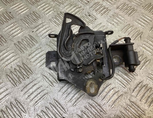 Замок капота Volkswagen Passat B5+ (3B) 2000-2005 рестайлинг  Volkswagen Passat Passat B5+ (3B) 2000-2005 рестайлинг