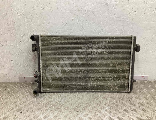 Радиатор (основной) Volkswagen Golf IV (1J) 1997-2004  Volkswagen Golf Golf IV (1J) 1997-2004