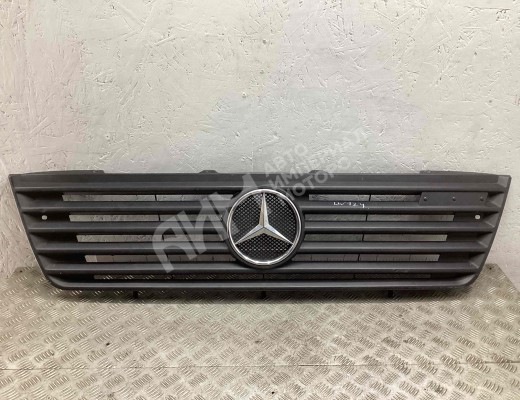 Решетка радиатора Mercedes Vario (W670) 1996-2013  Mercedes Vario Vario (W670) 1996-2013