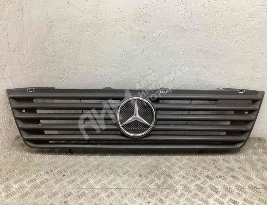 Решетка радиатора Mercedes Vario (W670) 1996-2013  Mercedes Vario Vario (W670) 1996-2013