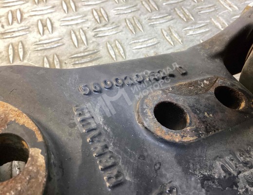 Кронштейн крепления торсиона кабины Renault Kerax 1997-2013  Renault Kerax Kerax 1997-2013