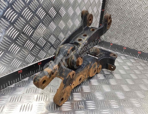 Кронштейн крепления торсиона кабины Renault Kerax 1997-2013  Renault Kerax Kerax 1997-2013