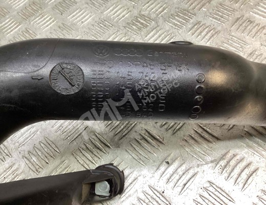 Патрубок интеркулера Audi A4 B7 (8EC, 8ED) 2004-2008  Audi A4 A4 B7 (8EC, 8ED) 2004-2008