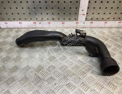 Патрубок интеркулера Audi A4 B7 (8EC, 8ED) 2004-2008  Audi A4 A4 B7 (8EC, 8ED) 2004-2008