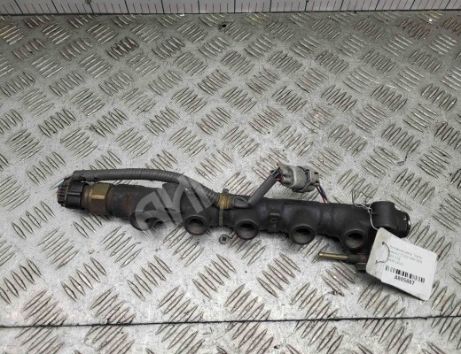 Топливная рампа Toyota Avensis I (T220) 1997-2003  Toyota Avensis Avensis I (T220) 1997-2003