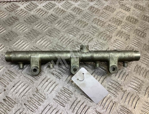 Топливная рампа Peugeot 406 1995-2004  Peugeot 406 406 1995-2004