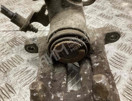 Суппорт задний правый Volkswagen Passat B5+ (3B) 2000-2005 рестайлинг  Volkswagen Passat Passat B5+ (3B) 2000-2005 рестайлинг