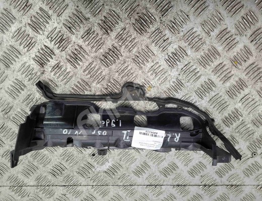 Пластик моторного отсека Renault Megane II 2002-2006  Renault Megane Megane II 2002-2006