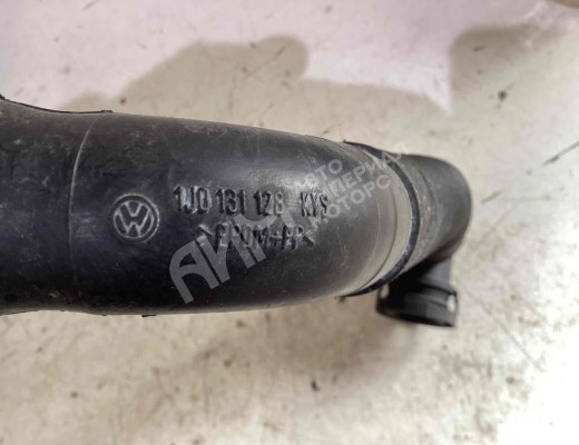 Патрубок (трубопровод, шланг) Volkswagen Golf IV (1J) 1997-2004  Volkswagen Golf Golf IV (1J) 1997-2004