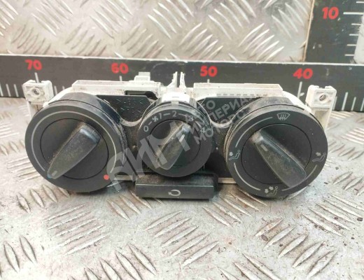 Блок управления печки/климат-контроля Volkswagen Golf IV (1J) 1997-2004  Volkswagen Golf Golf IV (1J) 1997-2004