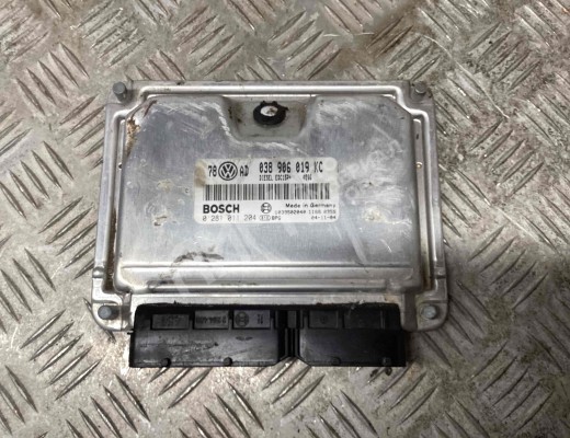 Блок управления двигателем Volkswagen Passat B5+ (3B) 2000-2005 рестайлинг  Volkswagen Passat Passat B5+ (3B) 2000-2005 рестайлинг