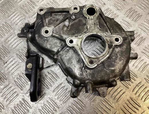 Крышка двигателя передняя Mazda Premacy I (CP) 1999-2005  Mazda Premacy Premacy I (CP) 1999-2005