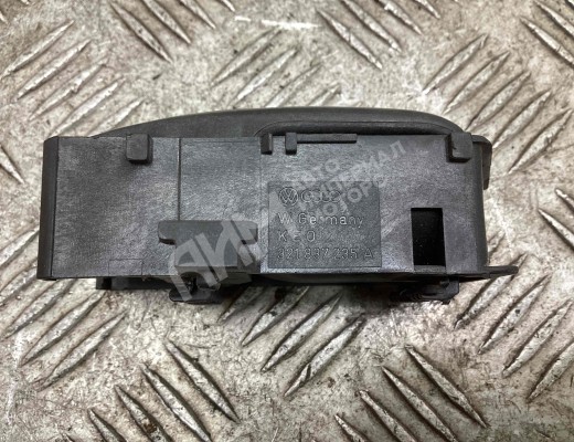 Ручка внутренняя передняя левая Volkswagen Golf II 1983-1992  Volkswagen Golf Golf II 1983-1992