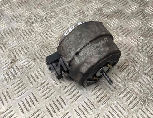 Подушка крепления двигателя Audi A4 B6 (8EC, 8E5) 2000-2004  Audi A4 A4 B6 (8EC, 8E5) 2000-2004