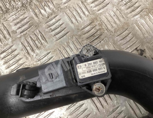 Патрубок интеркулера Audi A4 B6 (8EC, 8E5) 2000-2004  Audi A4 A4 B6 (8EC, 8E5) 2000-2004