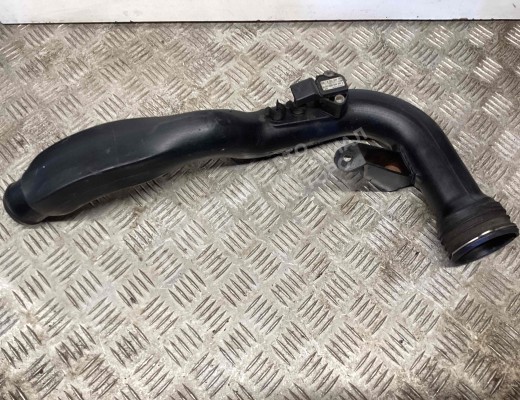 Патрубок интеркулера Audi A4 B6 (8EC, 8E5) 2000-2004  Audi A4 A4 B6 (8EC, 8E5) 2000-2004