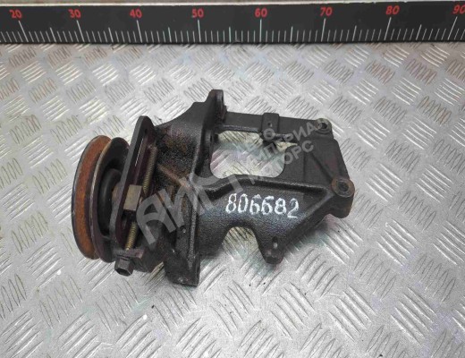 Кронштейн компрессора кондиционера Mitsubishi Pajero III 1999-2006  Mitsubishi Pajero Pajero III 1999-2006