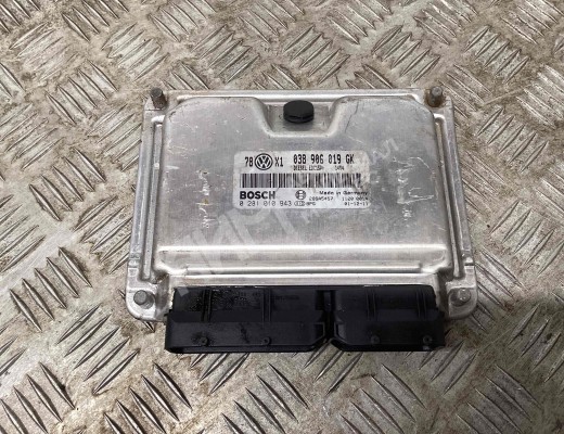 Блок управления двигателем Volkswagen Passat B5+ (3B) 2000-2005 рестайлинг  Volkswagen Passat Passat B5+ (3B) 2000-2005 рестайлинг