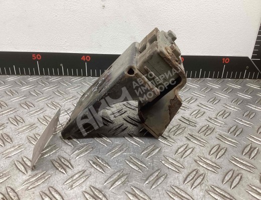 Кронштейн радиатора Volvo FLC I (1996-2000)  Volvo FLC FLC I (1996-2000)