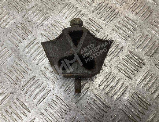 Подушка крепления двигателя Audi 80 B3 (89) 1986-1991  Audi 80 80 B3 (89) 1986-1991