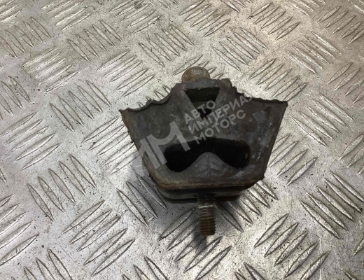Подушка крепления двигателя Audi 80 B3 (89) 1986-1991  Audi 80 80 B3 (89) 1986-1991