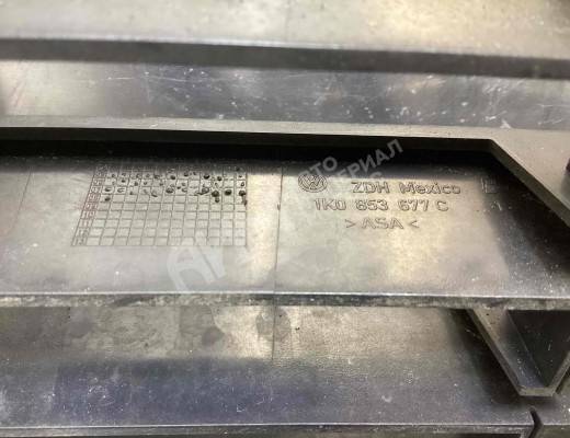 Заглушка (решетка) в бампер передний Volkswagen Golf V (1K) 2004-2009  Volkswagen Golf Golf V (1K) 2004-2009