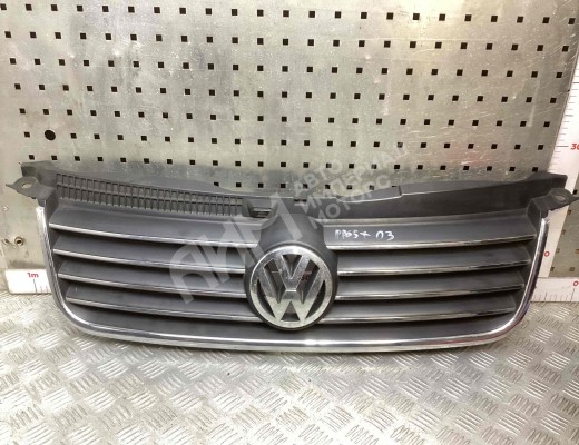 Решетка радиатора Volkswagen Passat B5+ (3B) 2000-2005 рестайлинг  Volkswagen Passat Passat B5+ (3B) 2000-2005 рестайлинг