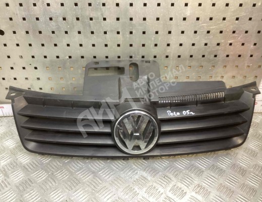 Решетка радиатора Volkswagen Polo IV (9N) 2001-2005  Volkswagen Polo Polo IV (9N) 2001-2005