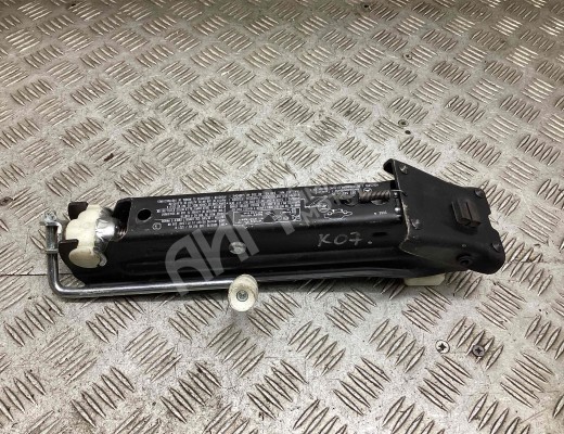 Домкрат Mercedes C (W203) 2000-2004  Mercedes C C (W203) 2000-2004