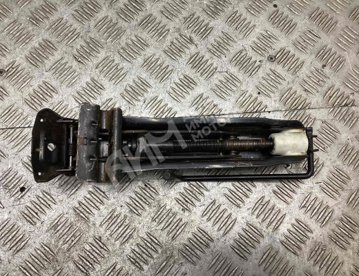 Домкрат Ford Focus I 2001-2005 рестайлинг  Ford Focus Focus I 2001-2005 рестайлинг