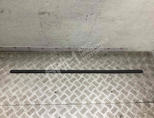 Молдинг стекла двери задней правой наружный Volkswagen Passat B3 1988-1993  Volkswagen Passat Passat B3 1988-1993