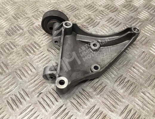 Кронштейн компрессора кондиционера Audi A6 C5 (4B) 2001-2004 рестайлинг  Audi A6 A6 C5 (4B) 2001-2004 рестайлинг