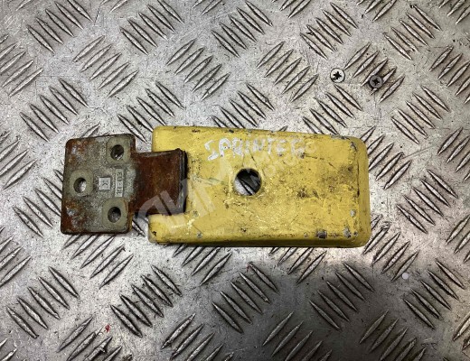 Петля двери задней правой Mercedes Sprinter I (W901-905) 1995-2006  Mercedes Sprinter Sprinter I (W901-905) 1995-2006