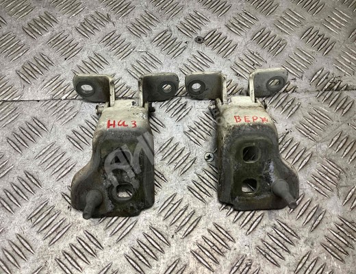 Петля двери передней правой  Ford Transit Connect I 2002-2009