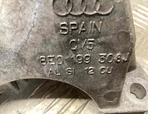 Кронштейн двигателя Audi A6 C5 (4B) 2001-2004 рестайлинг  Audi A6 A6 C5 (4B) 2001-2004 рестайлинг