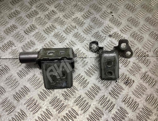 Петля двери передней правой Renault Clio III 2005-2013  Renault Clio Clio III 2005-2013