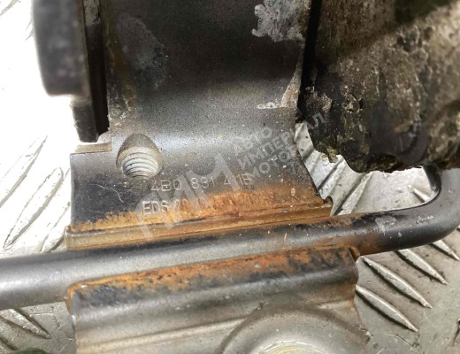 Петля двери передней левой Audi A6 C5 (4B) 2001-2004 рестайлинг  Audi A6 A6 C5 (4B) 2001-2004 рестайлинг