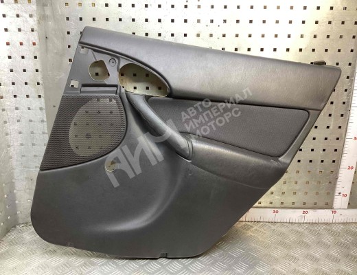 Обшивка двери задней правой (дверная карта) Ford Focus I 2001-2005 рестайлинг  Ford Focus Focus I 2001-2005 рестайлинг