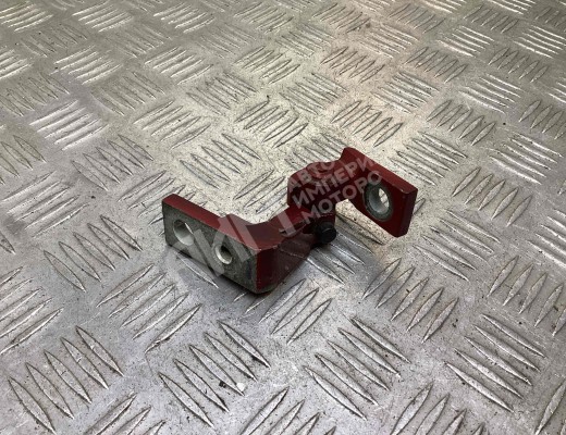 Петля двери передней правой Volkswagen Passat B5+ (3B) 2000-2005 рестайлинг  Volkswagen Passat Passat B5+ (3B) 2000-2005 рестайлинг